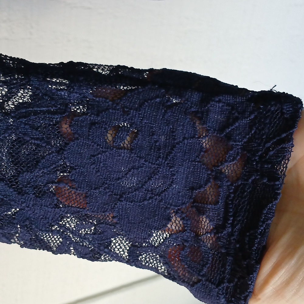 Torrid NWT Navy Blue Lace Boatneck Top Lace Long Sleeves Size 0 Large - Picture 6 of 11